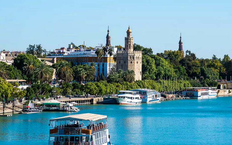 cuando viajar a Sevilla en Verano